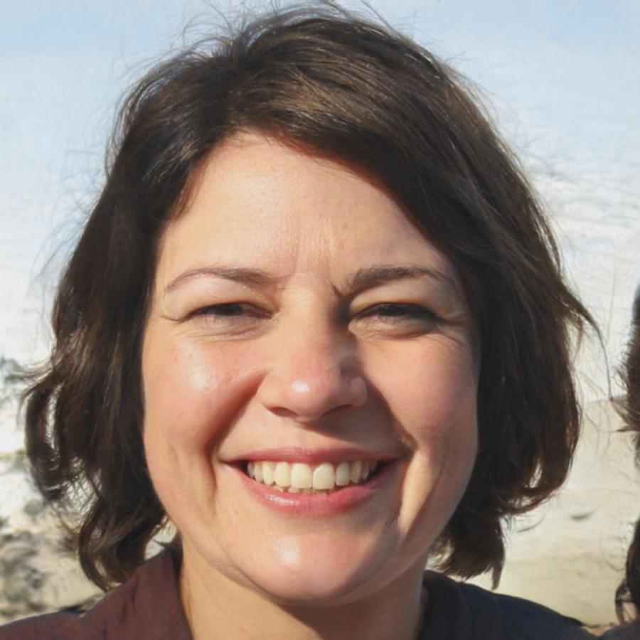 Esperanza Valdés, Directora de Educación Financiera